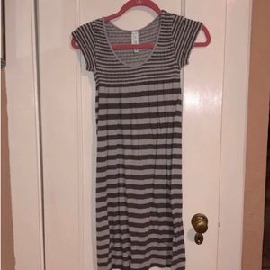 Y2K era grey striped dress